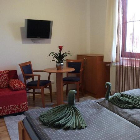 Pension Orbis Mariánské Lázně Exteriör bild