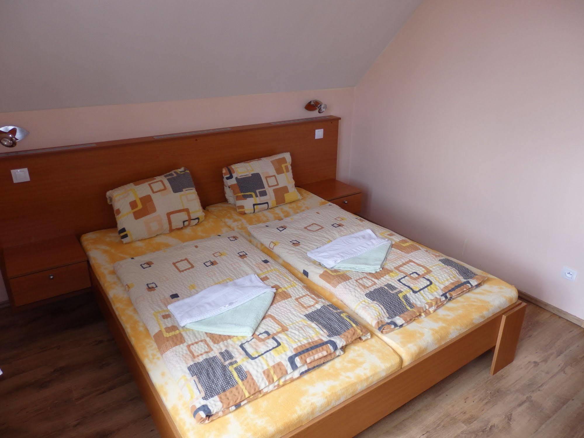 Pension Orbis Mariánské Lázně Exteriör bild